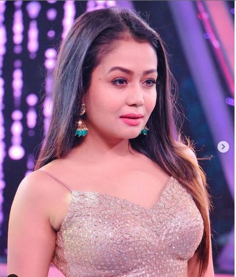 NEHA KAKKAR AGE,HEIGHT,BIO,FAMILY,WIKI,BF,SONGS,CARS